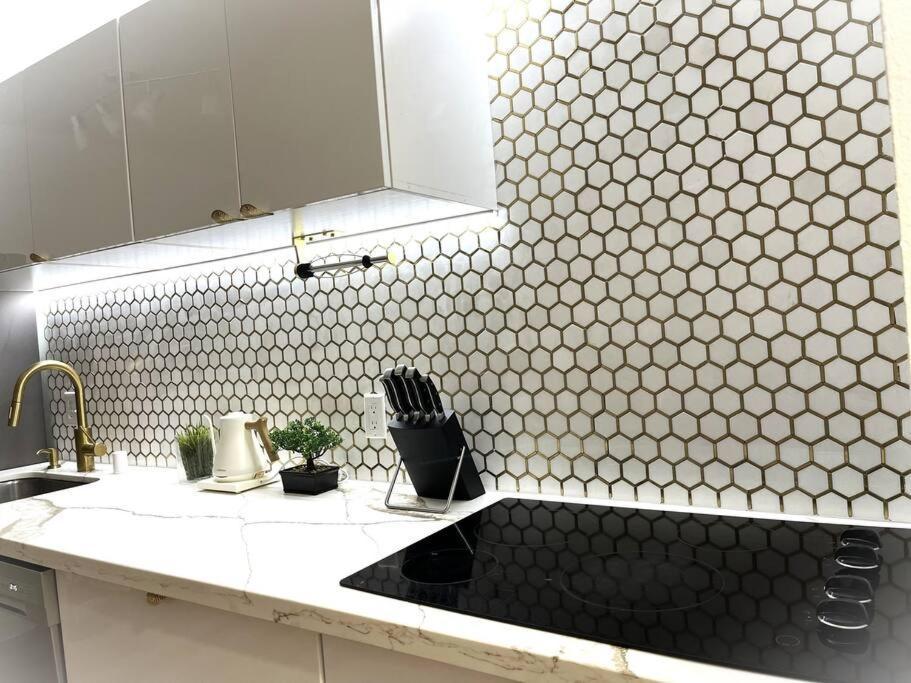 Huge Patio Washerdryer 1 Bedroom Banyan Free Parking 5 Min To Beach Honolulu Exterior foto